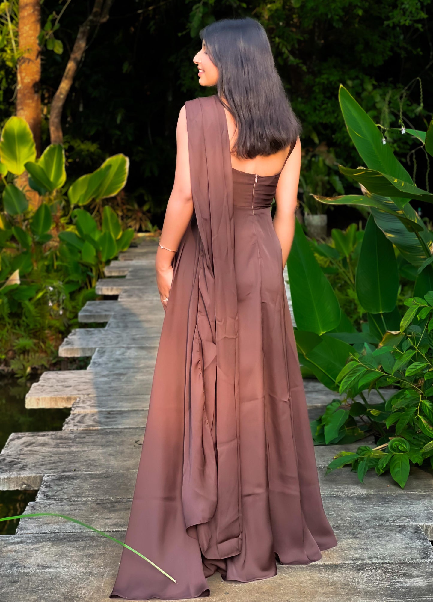 Velltiska Cocoa Drape – The Epitome of Elegance