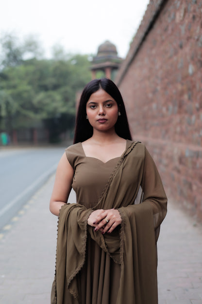Saanjhini Ethnic Gown – Timeless Simplicity